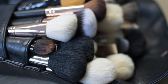 Un maquillage parfait commence par des pinceaux propres