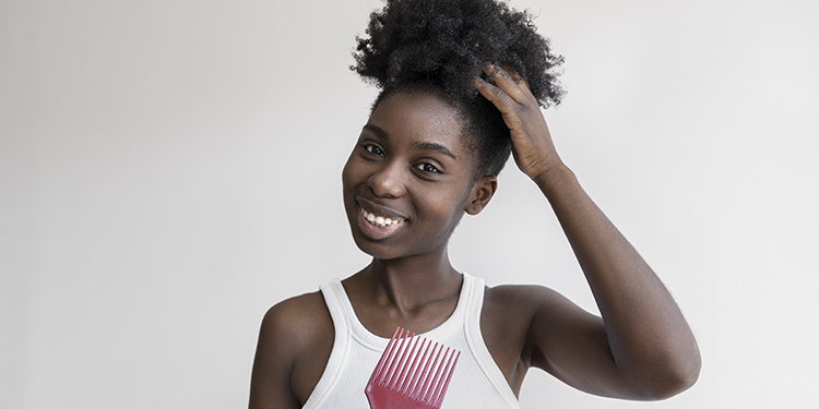 Stop à la casse : astuces pour des cheveux sains et résistants