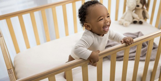 Bébé constipé ? Les solutions douces avant d’aller chez le médecin