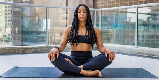 Le yoga, une bulle de bien-être pour la future maman
