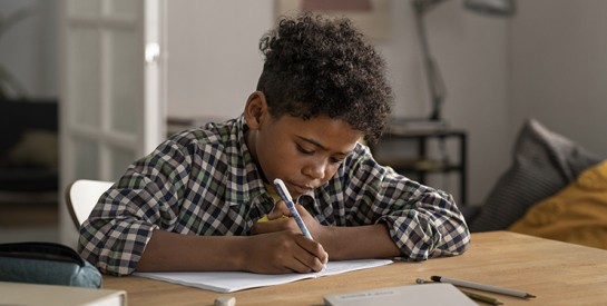 Les devoirs à la maison : un moment pour apprendre ensemble