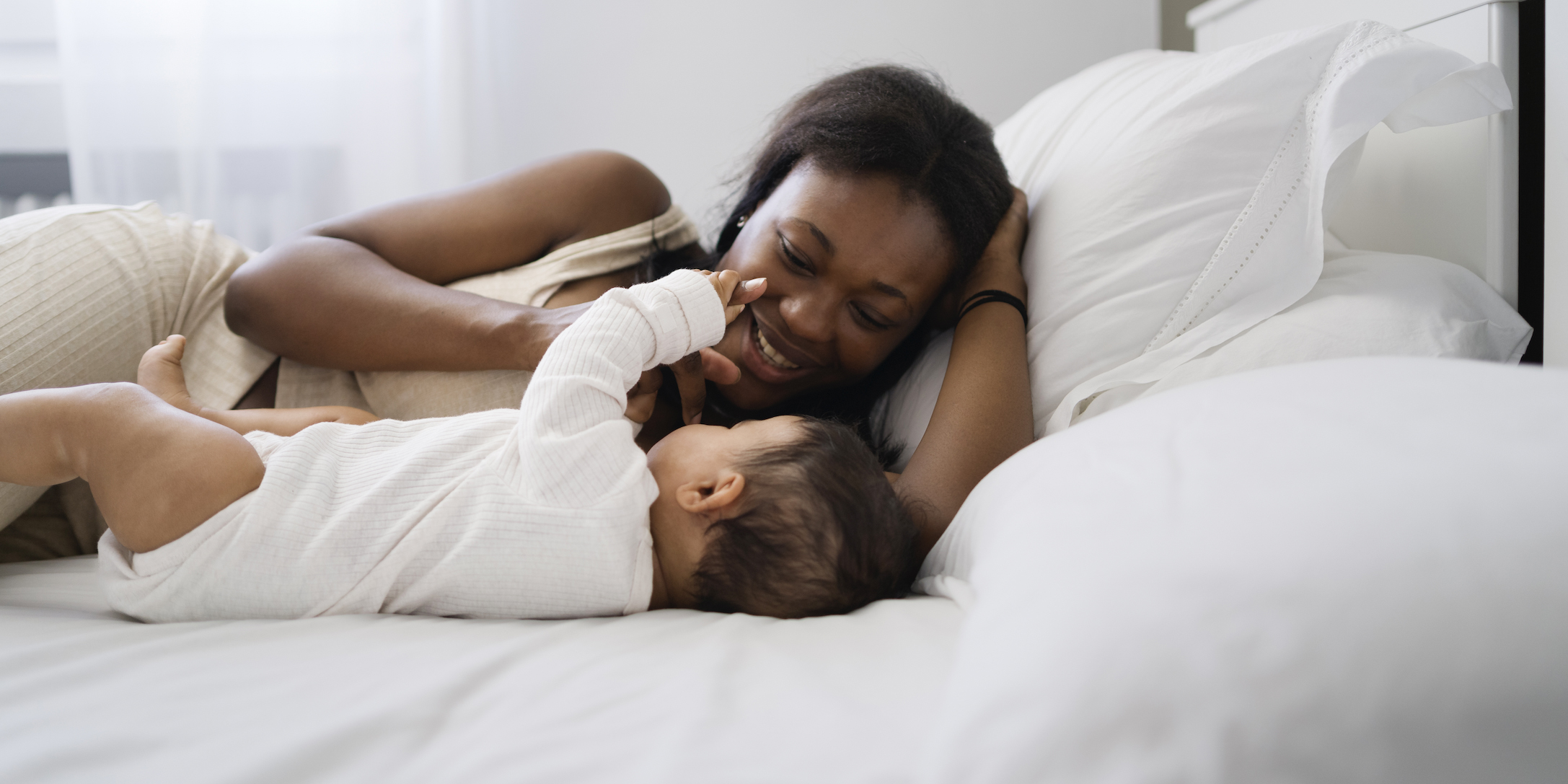 Jouer avec bébé : un moment d’éveil et de complicité