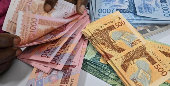 Micro-épargne et tontines 2.0 : comment les applications mobiles révolutionnent l’investissement au féminin