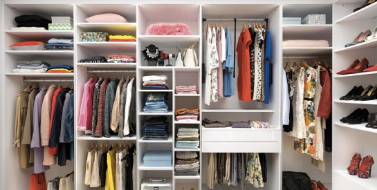 Le vestiaire capsule éthique : 10 pièces africaines incontournables pour une garde-robe durable