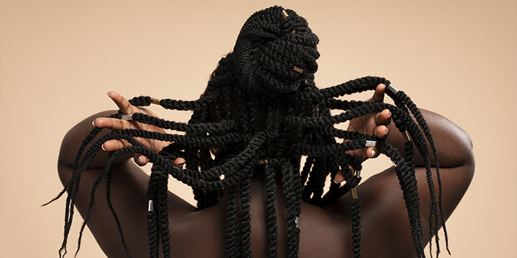 Les tresses "Box Braids" revisitées : 5 styles tendances pour un look ultra-moderne