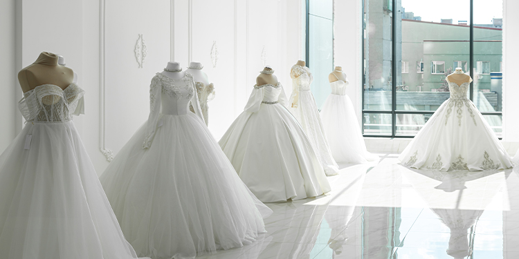 Choisir sa couleur de robe de mariée selon sa région et ses traditions