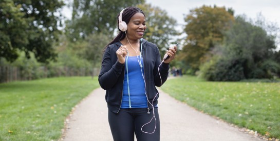 La marche à pied : le sport doux qui transforme le corps et l’esprit