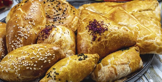 Le pain fait maison : la fougasse aux olives et aux herbes pour accompagner vos apéritif
