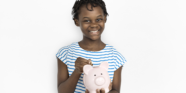 L’argent de poche : quand commencer et comment enseigner la valeur de l’épargne aux enfants