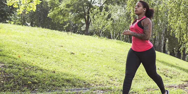 La Marche Consciente : Transformer sa promenade en exercice de pleine conscience et en brûleur de calories