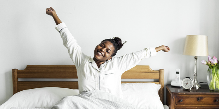 Bien commencer sa journée : 5 habitudes matinales pour se sentir bien et rester productive toute la journée