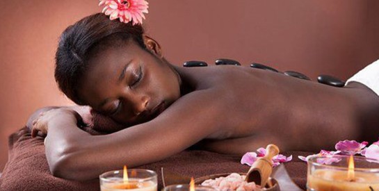 Après une journée au soleil, que faire pour aider sa peau à récupérer ?