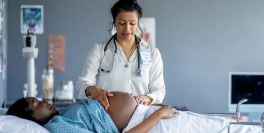 Après l’accouchement, vous avez du mal à retrouver votre rythme ? Voici pourquoi il faut vous laisser du temps
