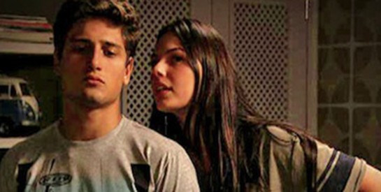 Résumé Avenida Brasil, épisode 283-284 : Roni annonce à ses parents qu’il s’est séparé de Suelen
