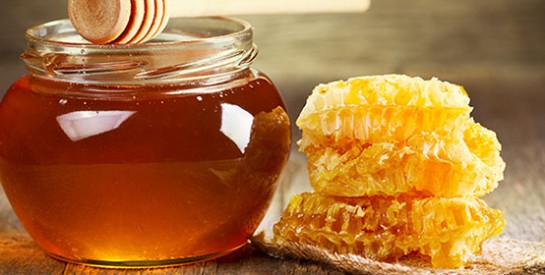 Le miel atténuerait les risques cardiovasculaires liés au tabac