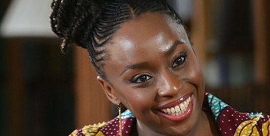 Chimamanda Ngozi Adichie, écrivaine Nigériane : une femme à la tête pleine...