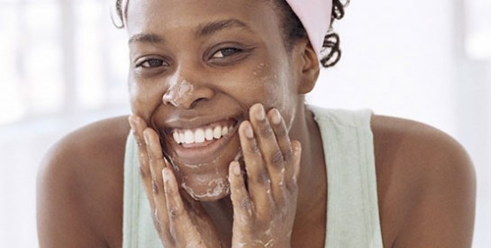 Soin peau noire : les peaux noires et métissées sont plus sensibles à la déshydratation