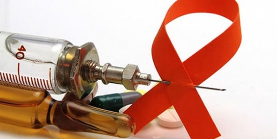 VIH: l`OMS appelle à étendre le traitement antirétroviral
