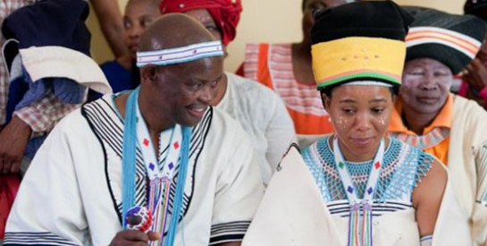 Le mariage Xhosa d’Afrique du Sud : la mariée doit sortir la tête couverte