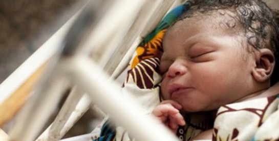 Une femme morte depuis 55 jours accouche d`un bébé prématuré