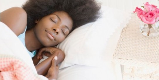 4 raisons de toujours dormir sur le côté gauche
