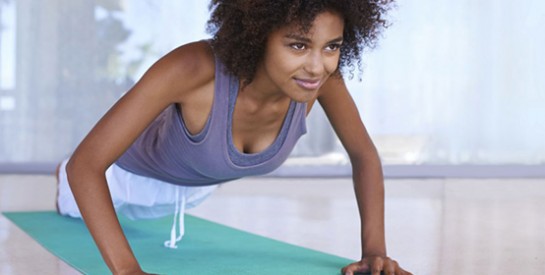 5 exercices faciles contre les seins qui tombent