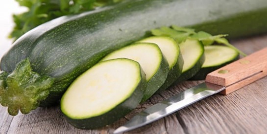 La courgette : elle permet de lutter contre la constipation,  bonne pour le foie et favorise la croissance des enfants