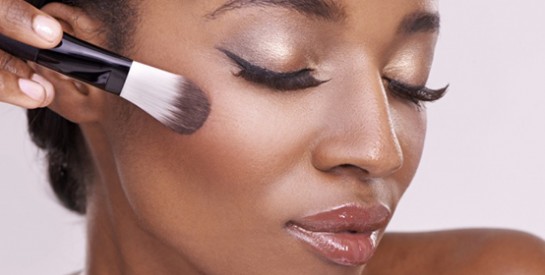 Comment affiner son visage façon contouring