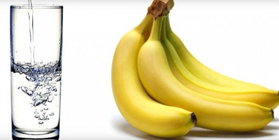 Mélangez des bananes, du miel et de l`eau : la toux et la bronchite disparaissent