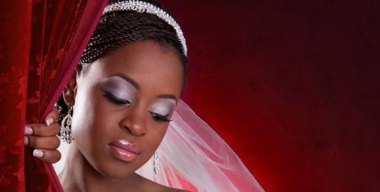 Maquillage de mariée Nigeriane : une ‘’transformation’’ pas à pas et simple