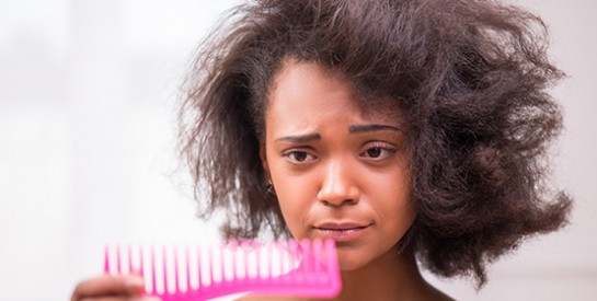 Les mauvaises habitudes à éviter si vous avez les cheveux secs