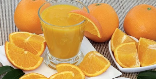 Comment agit la vitamine C au niveau de la peau?
