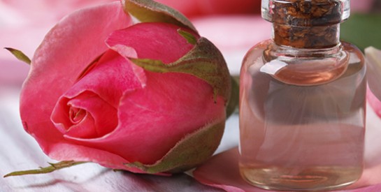 Eau de rose : recette de beauté pour une peau soignée