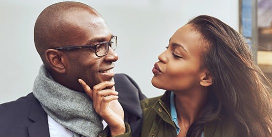 Non, tous les hommes ne cherchent pas forcément une femme plus jeune qu'eux