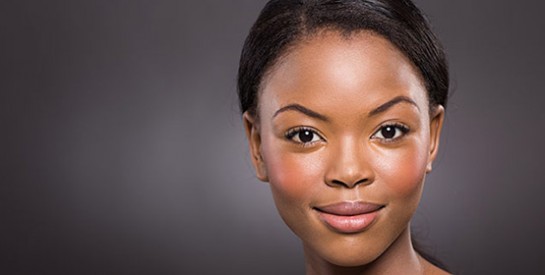 Comment affiner son nez grâce au maquillage